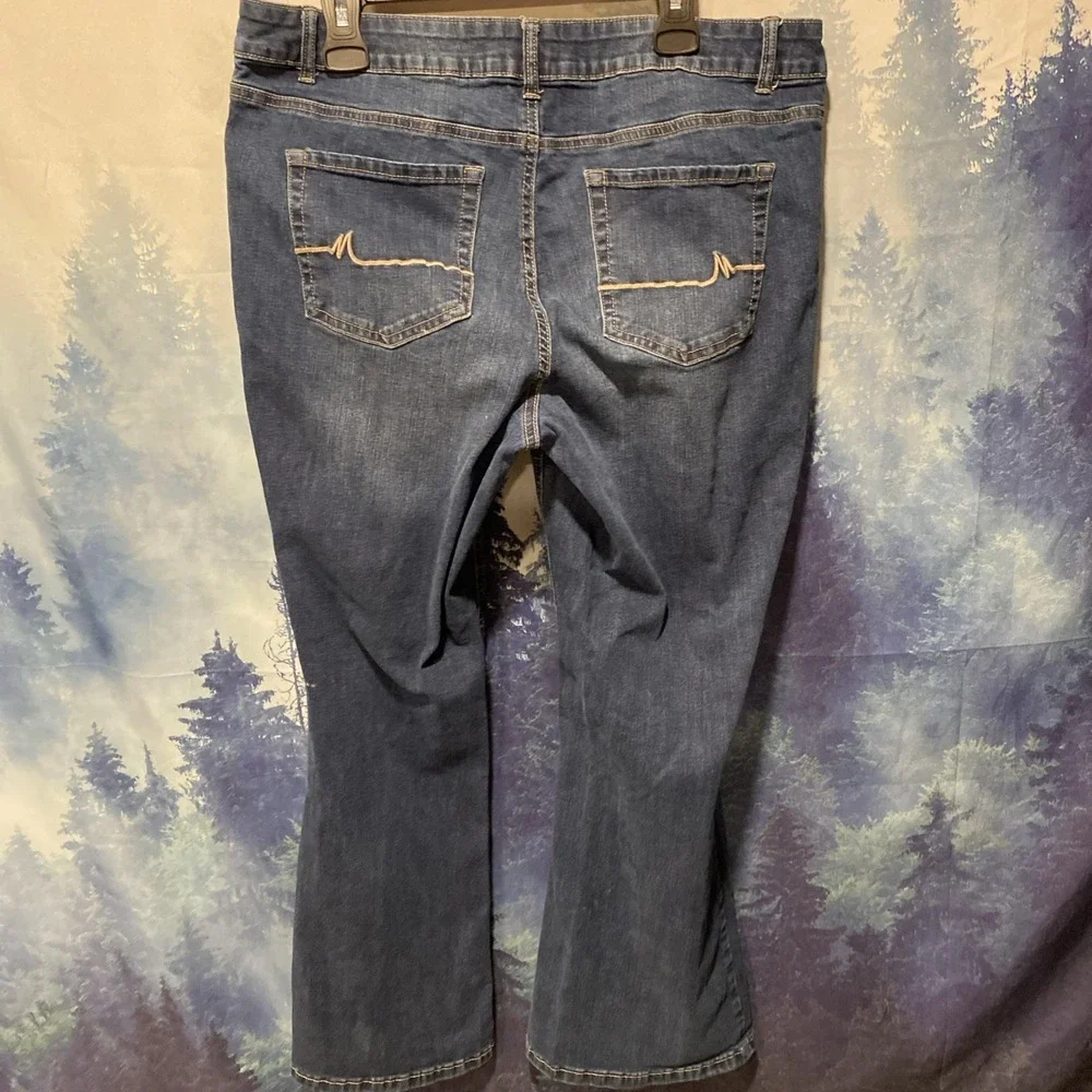 Maurices M Jeans Womens 18W Blue Classic Mid Rise Flare Stretch Denim